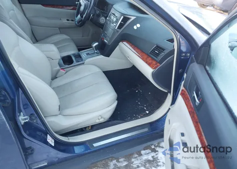 2010 Subaru Outback 2.5I Limited z USA, uszkodzony, nr VIN 4S4BRBKC4A3312416